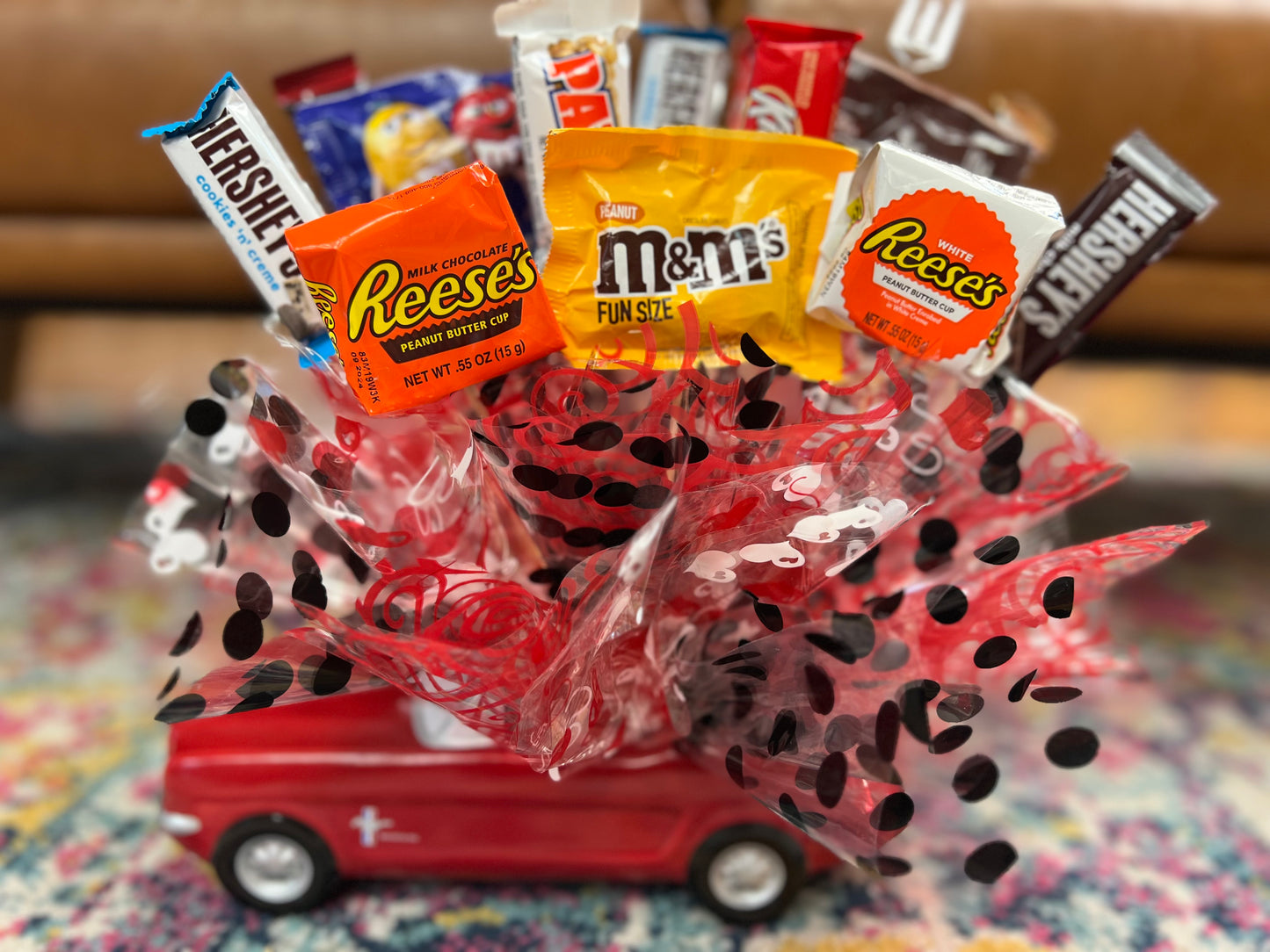 Mustang with Chocolate – THE FLOWER BOX & GIFTS, Sweetwater TX