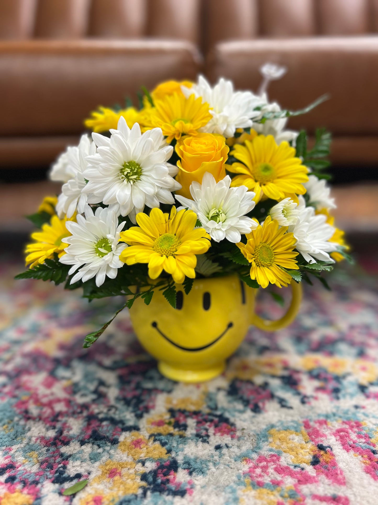 Teleflora Be Happy Mug Deluxe – THE FLOWER BOX & GIFTS, Sweetwater TX