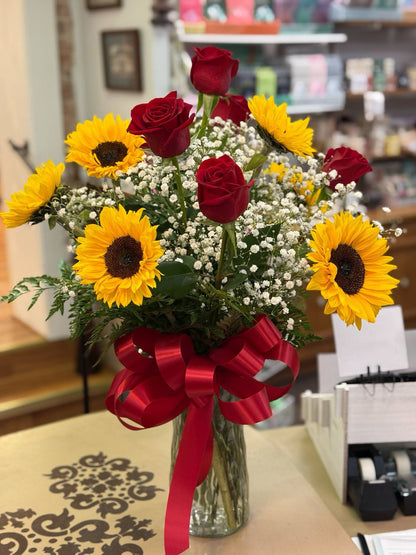 Everyones Favorite Deluxe – THE FLOWER BOX & GIFTS, Sweetwater TX